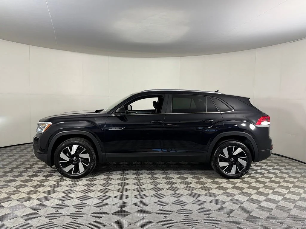 Used 2026 Black Volkswagen SE w/Technology image 7