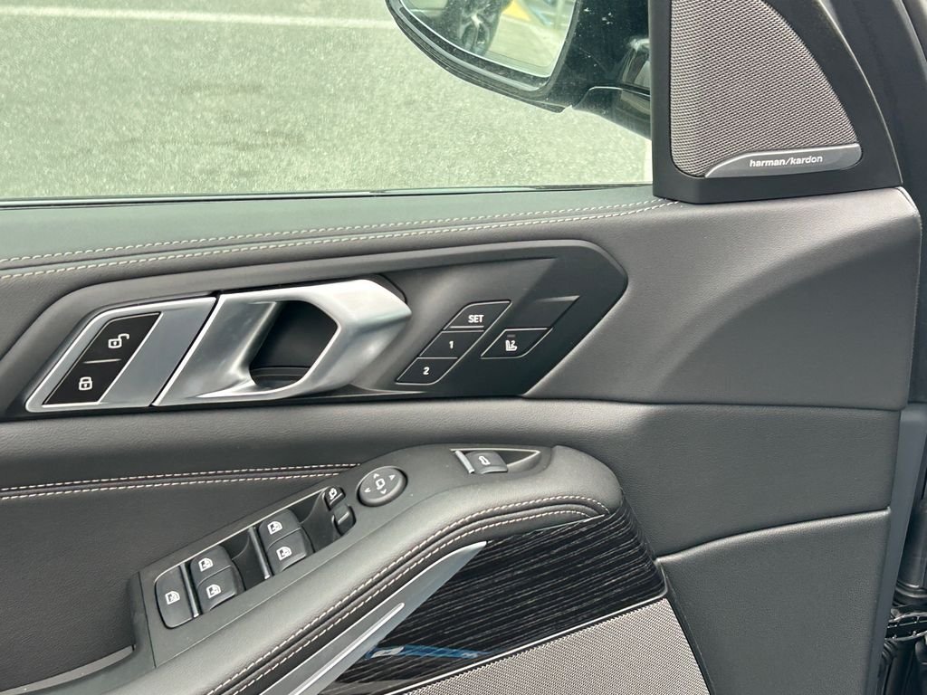 New 2026 Dravit Grey Metallic BMW xDrive40i image 12