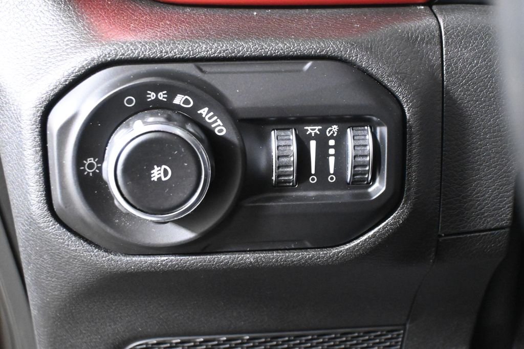 Used 2021 Gray Jeep Rubicon image 27