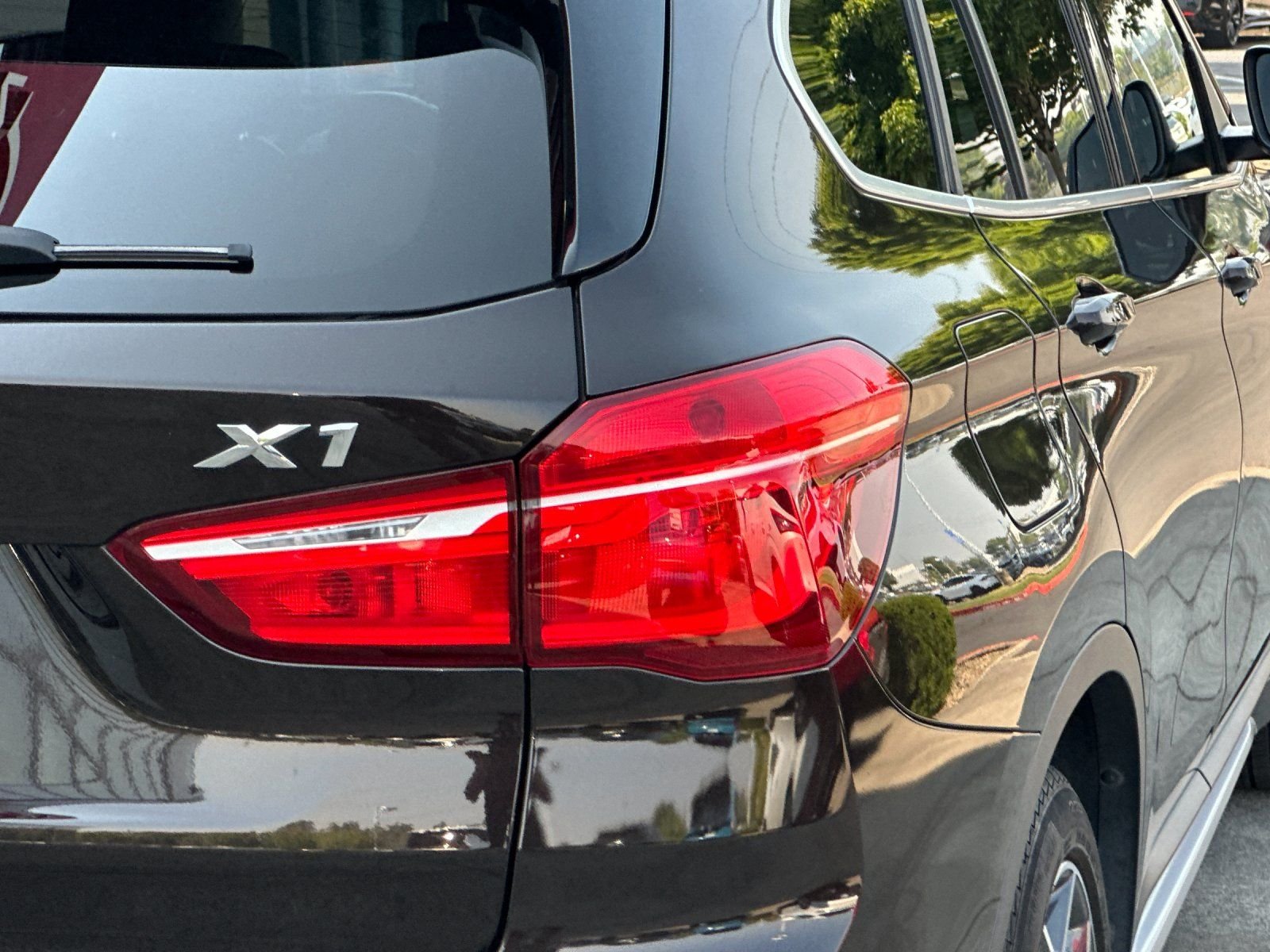 Used 2018 Brown Metallic BMW xDrive28i image 25