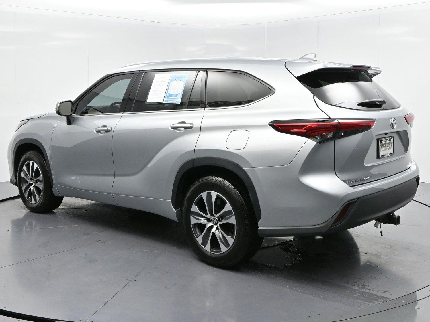 Used 2022 Celestial Silver Metallic Toyota XLE image 5