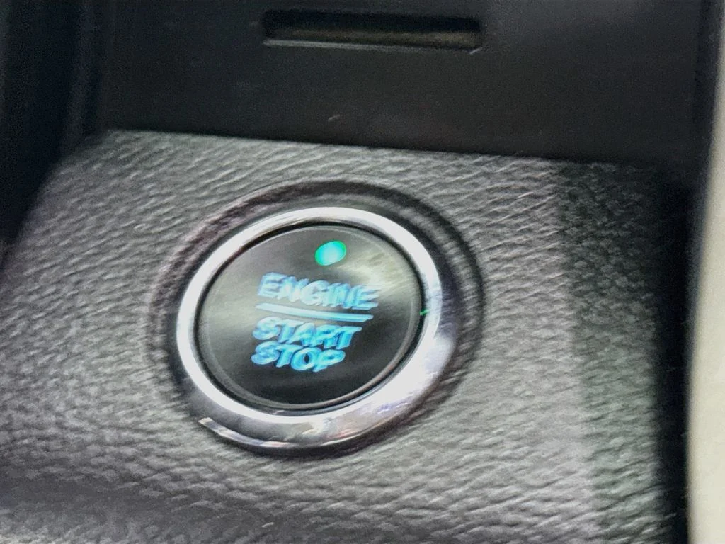 Used 2020 Black Metallic Ford Lariat image 20