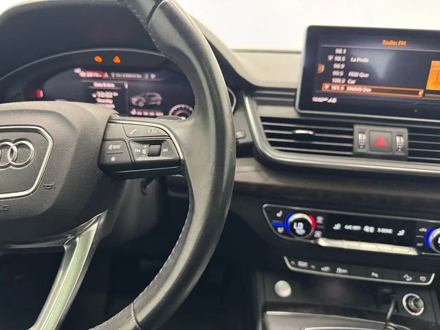 Used 2020 Black Metallic Audi 55 Premium Plus image 24