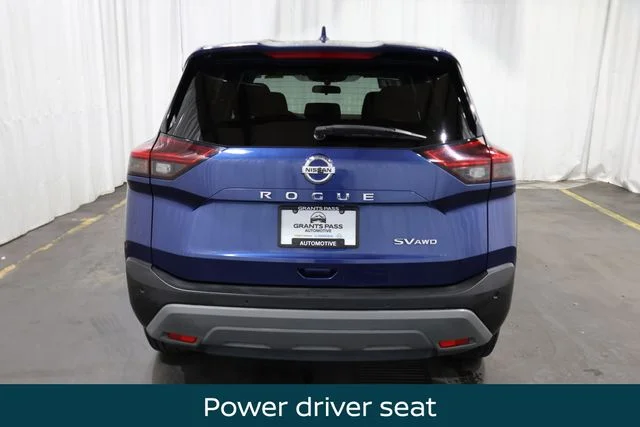 Used 2021 Caspian Blue Metallic Nissan SV image 4
