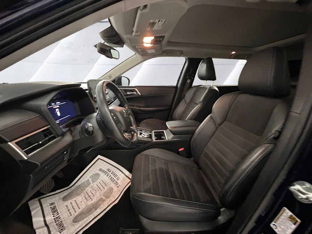 Used 2024 Blue Mitsubishi SE image 7