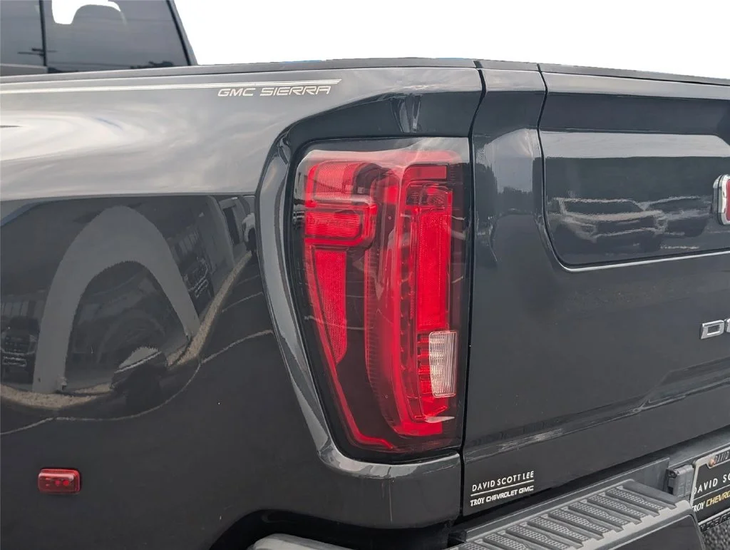 Used 2020 CARBON BLACK METALLIC GMC Denali image 10