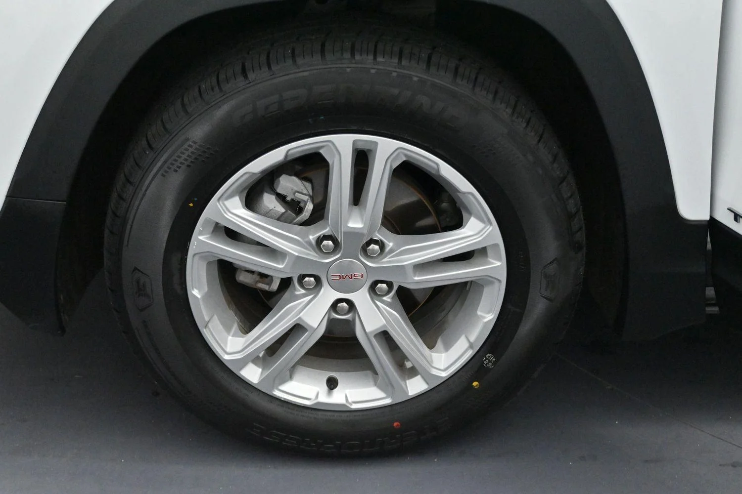 Used 2022 Summit White GMC SLE image 35