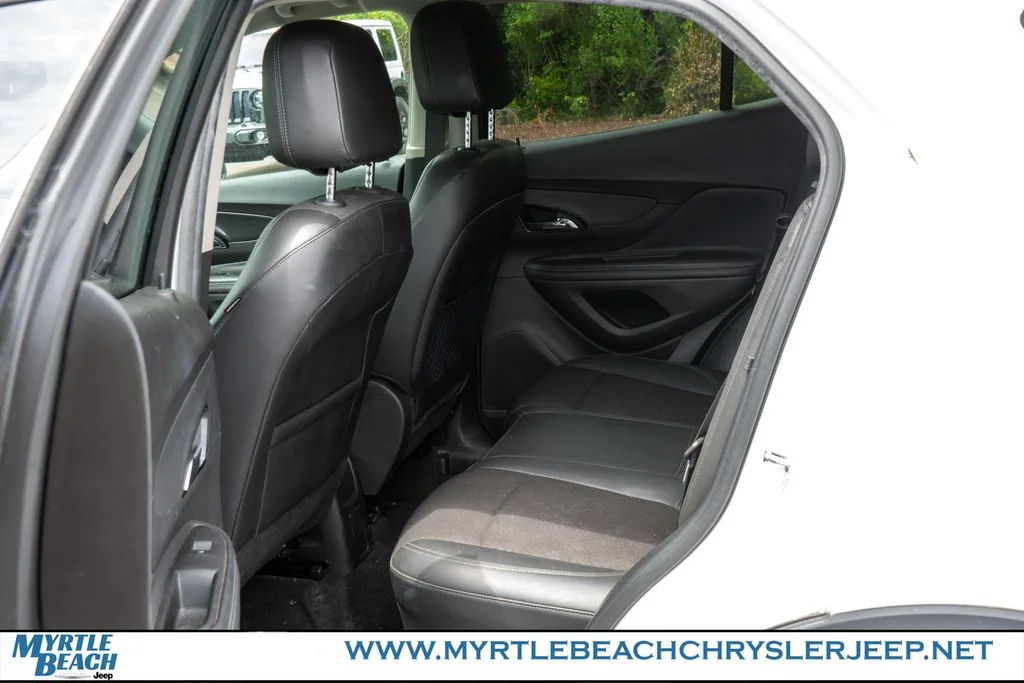 Used 2021 Summit White Buick Preferred image 13