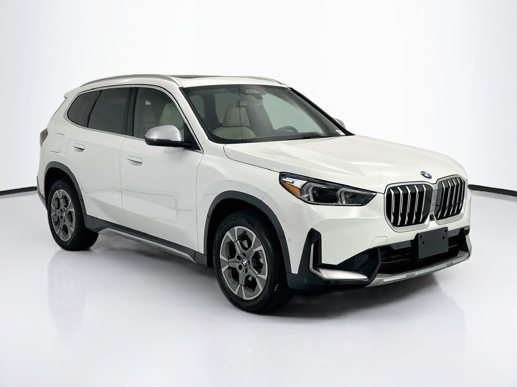 Certified Used 2024 Alpine White BMW xDrive28i image 3