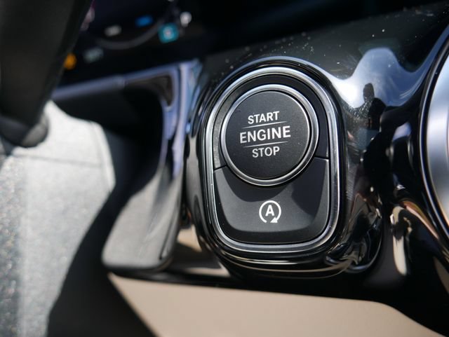 New 2026 Polar White Mercedes-Benz GLA 250 image 37