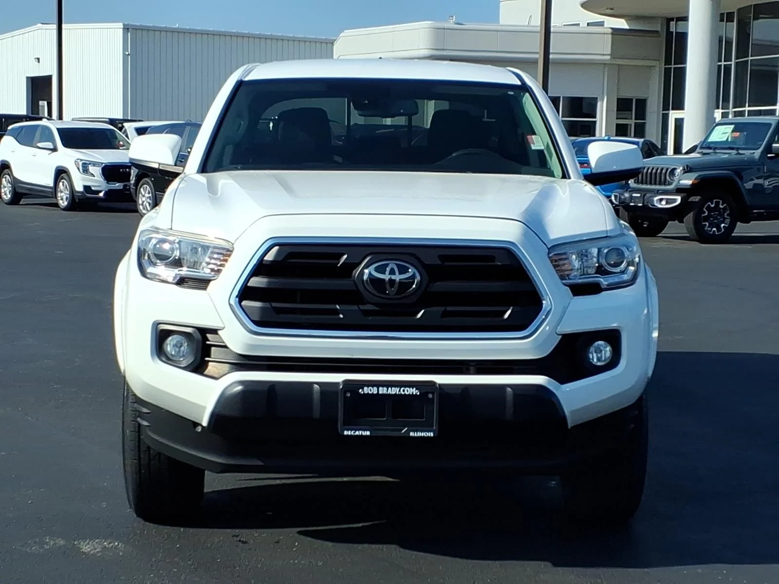 Used 2018 White Toyota  image 15