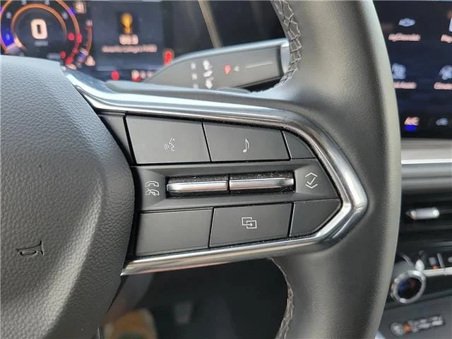 Used 2025 White Chevrolet LT 4x2 image 19