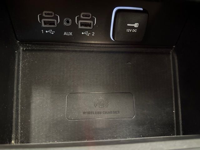 Used 2024 Red Jeep Altitude image 39