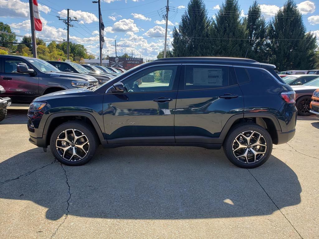 New 2026 Fathom Blue Pearl-Coat Exterior Paint Jeep Limited image 7