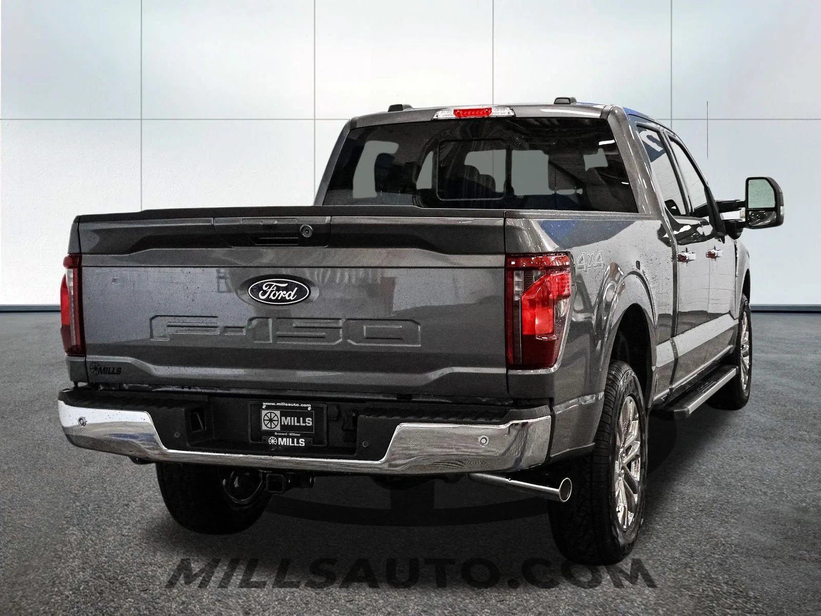 New 2026 Carbonized Gray Metallic Ford XLT image 7