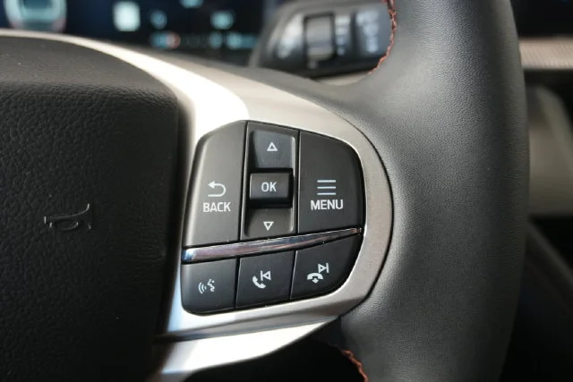 New 2027 Avalanche Gray Ford Active image 14