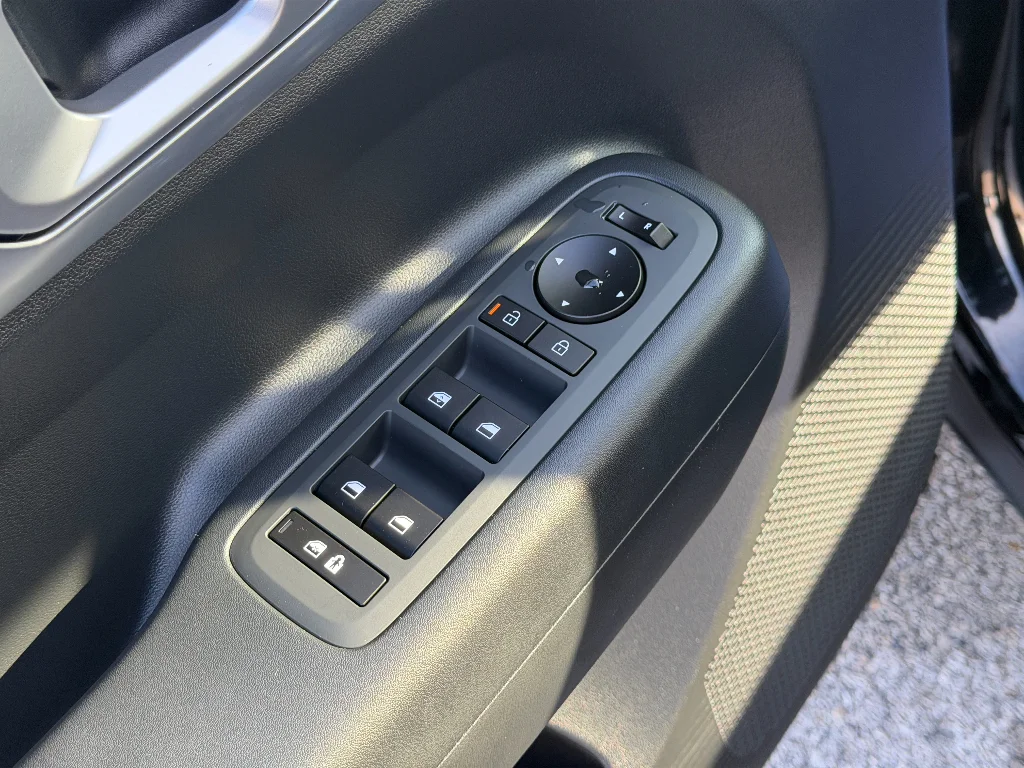 New 2027 Phantom Black Hyundai SE image 18