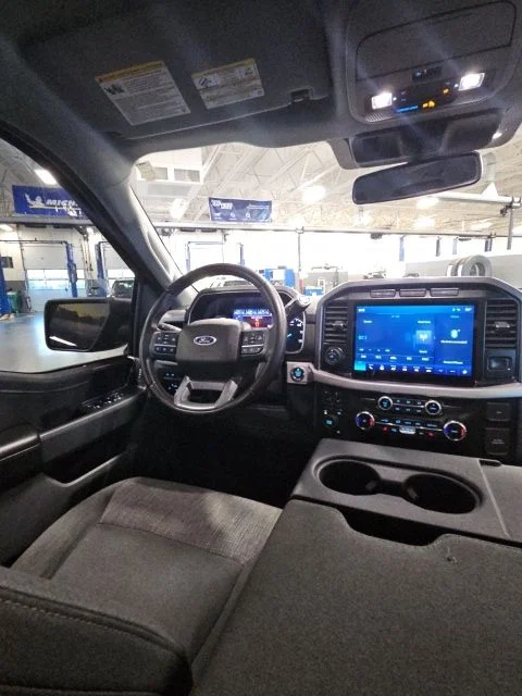 Used 2023 Black Ford XLT image 27