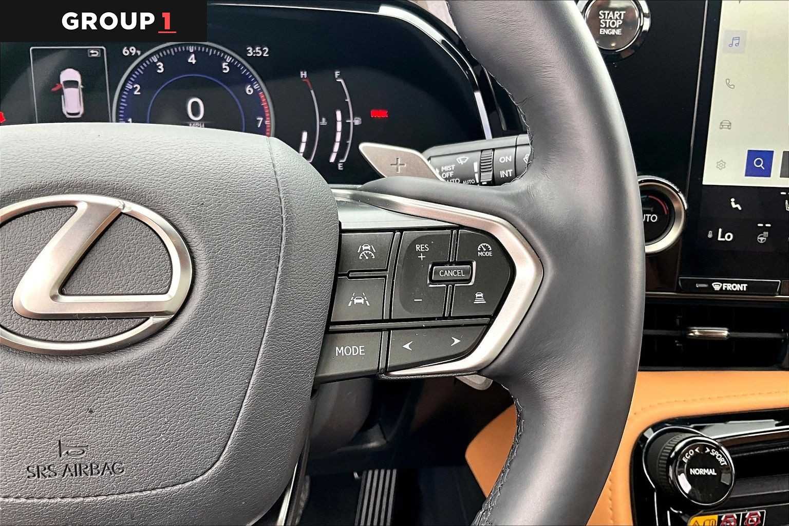 Used 2026 Nori Green Pearl Lexus  image 22