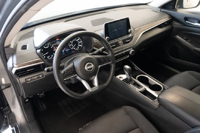 Used 2024 Gray Nissan 2.5 SV image 3