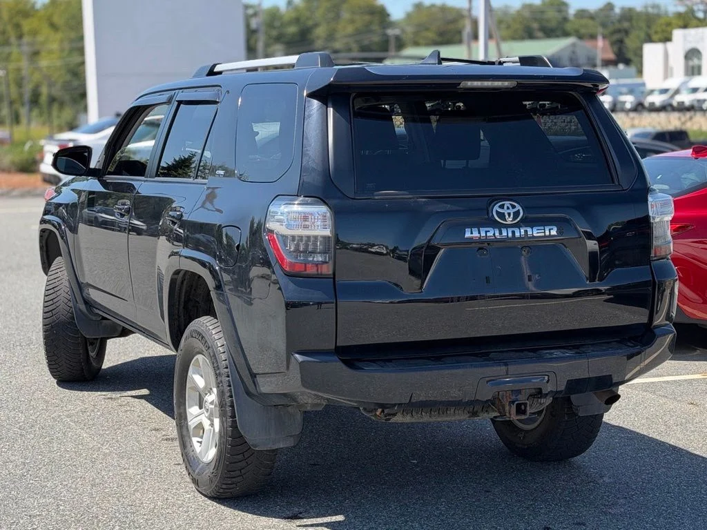 Used 2022 Black Toyota SR5 image 2