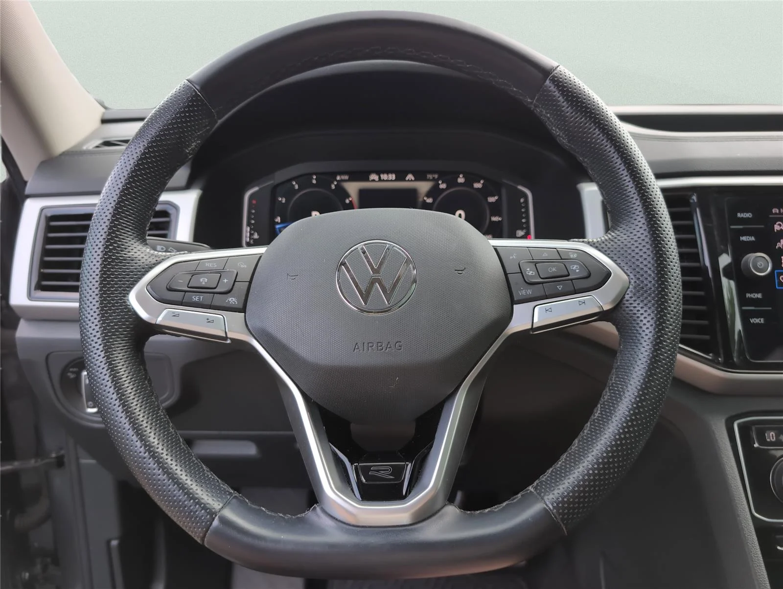 Used 2023 Platinum Gray Metallic Volkswagen 3.6L V6 SEL R-Line Black image 21