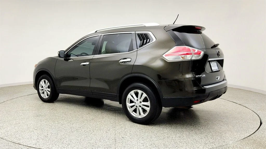 Used 2016 Midnight Jade Nissan AWD 4dr SV image 7