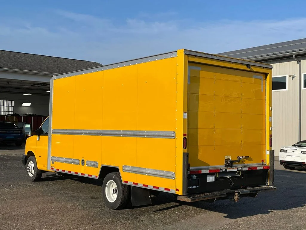 Used 2021  GMC Work Van image 7