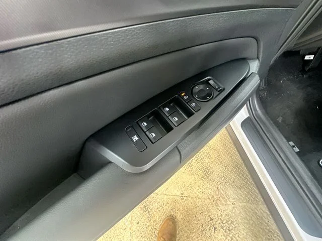 New 2026 Glacial White Pearl Kia EX image 16