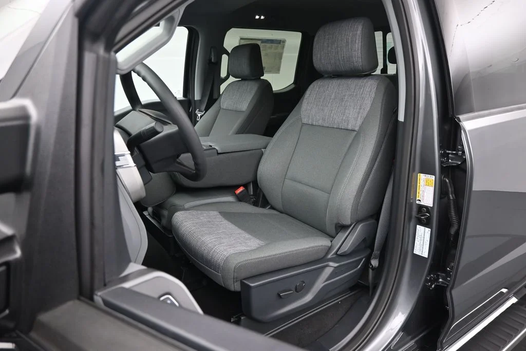 New 2026 Carbonized Gray Metallic Ford XLT image 8