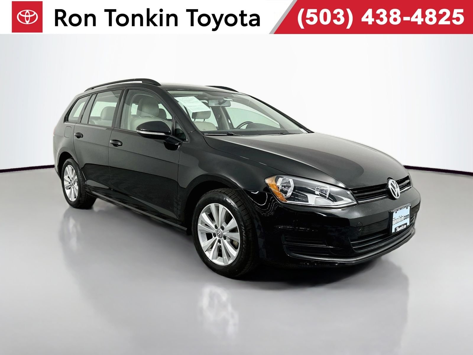 2017 Volkswagen Golf SportWagen TSI S 4Motion's photo