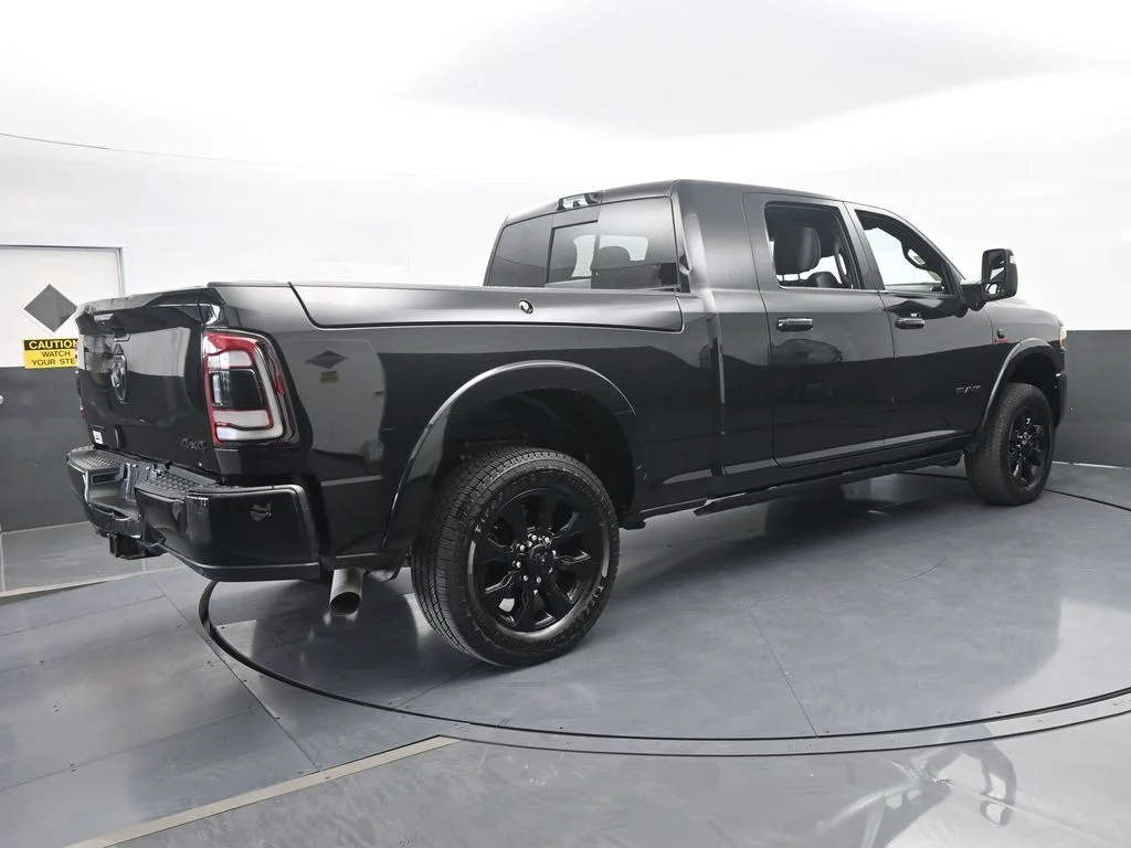 Used 2023 Diamond Black Crystal Pearlcoat Ram Limited image 5