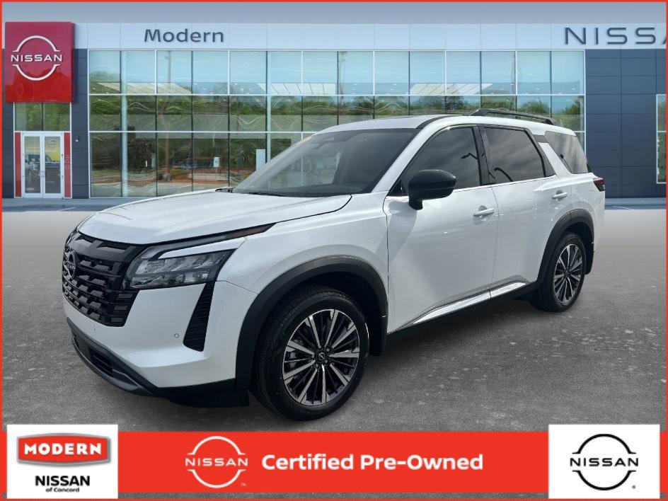 2026 Nissan Pathfinder Platinum 2WD's photo