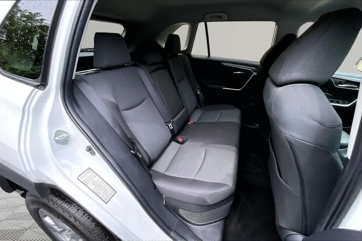 Used 2025 Ice Cap Toyota Hybrid XLE image 20