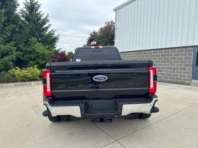 New 2026 Agate Black Metallic Ford Lariat image 37