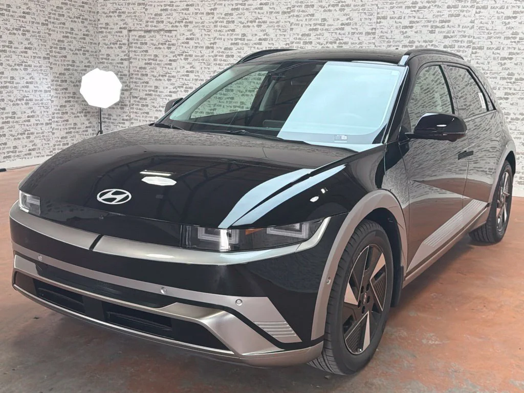 New 2027 Abyss Black Hyundai Limited image 3