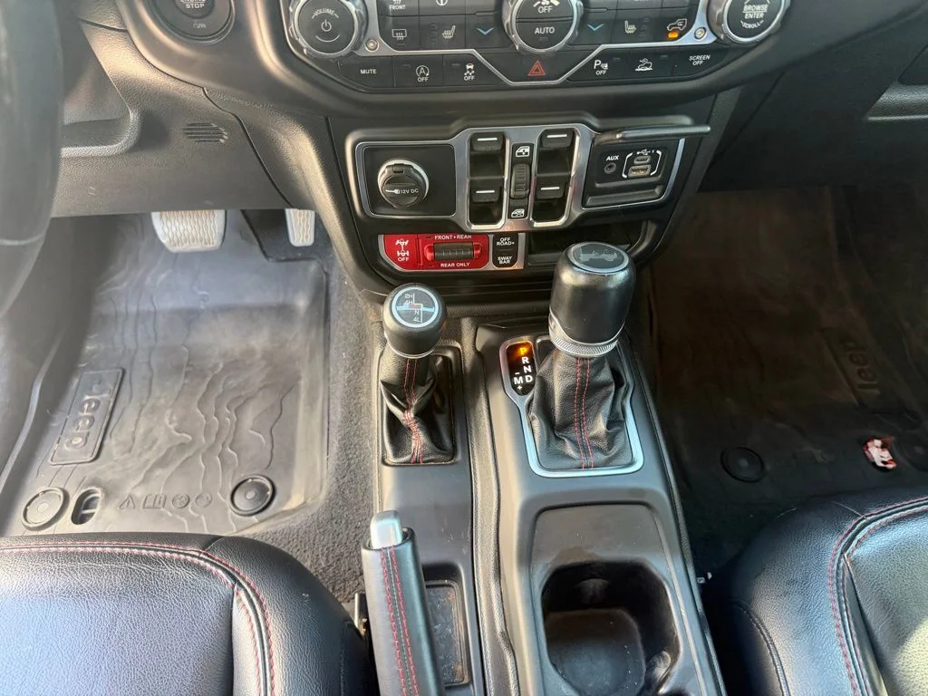 Used 2021 White Jeep Unlimited Rubicon image 24