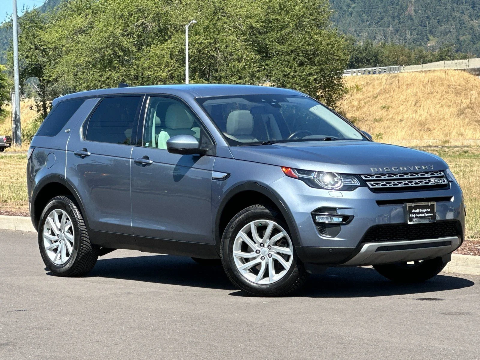 Used 2018  Land Rover HSE image 1