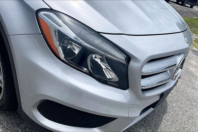 Used 2015 Silver Mercedes-Benz GLA 250 image 32