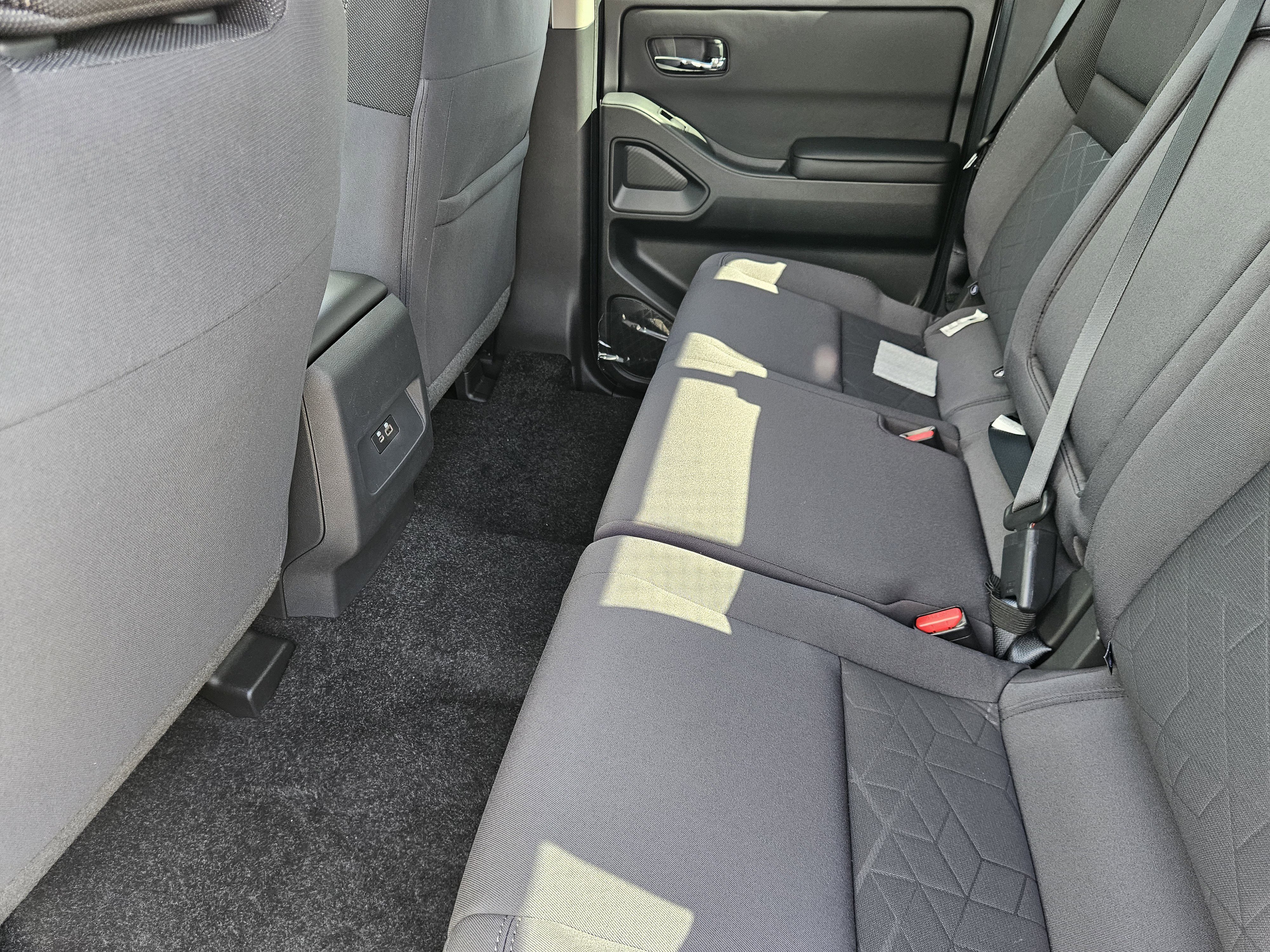 New 2026 Glacier White Nissan Crew Cab SV image 28