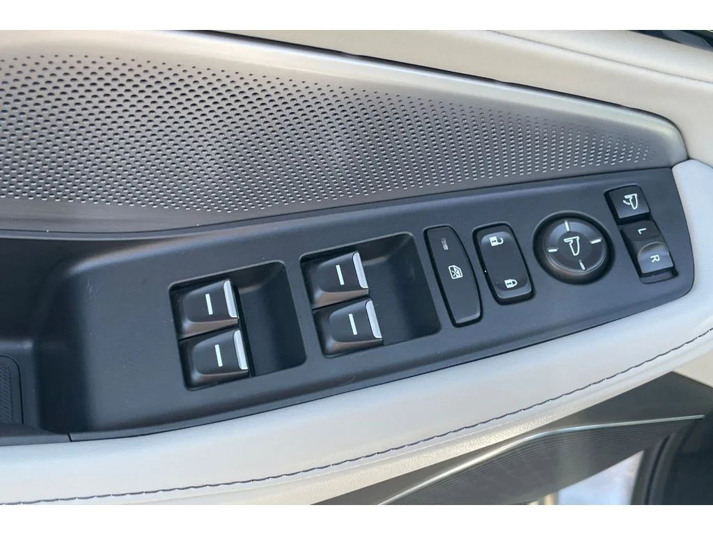 Used 2026 SOLAR SILVER ME Acura w/Technology Package image 11
