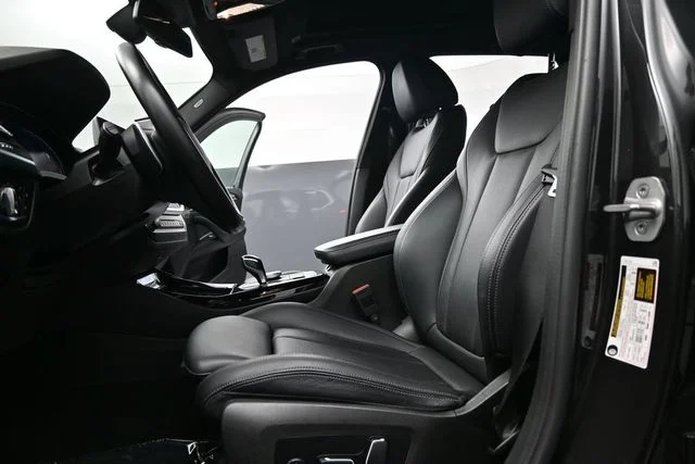 Used 2024 Gray BMW sDrive30i image 15