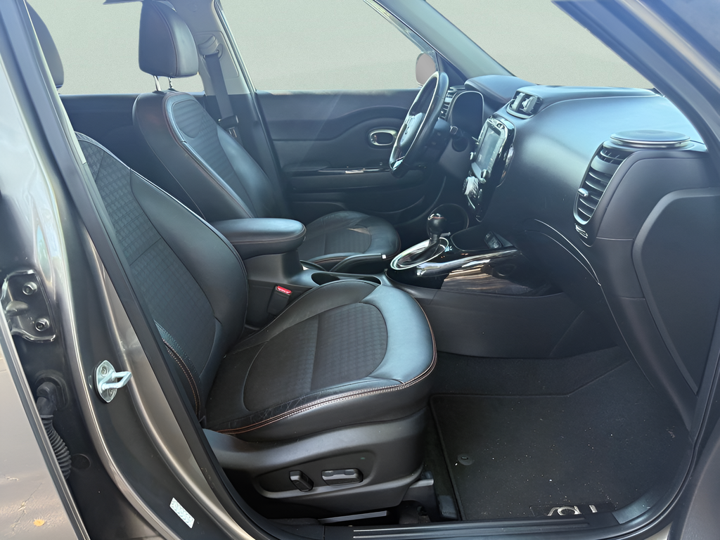 Used 2018 Gray Kia Exclaim image 13
