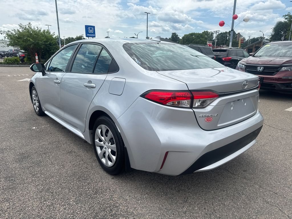 Used 2020 Silver Toyota LE image 5