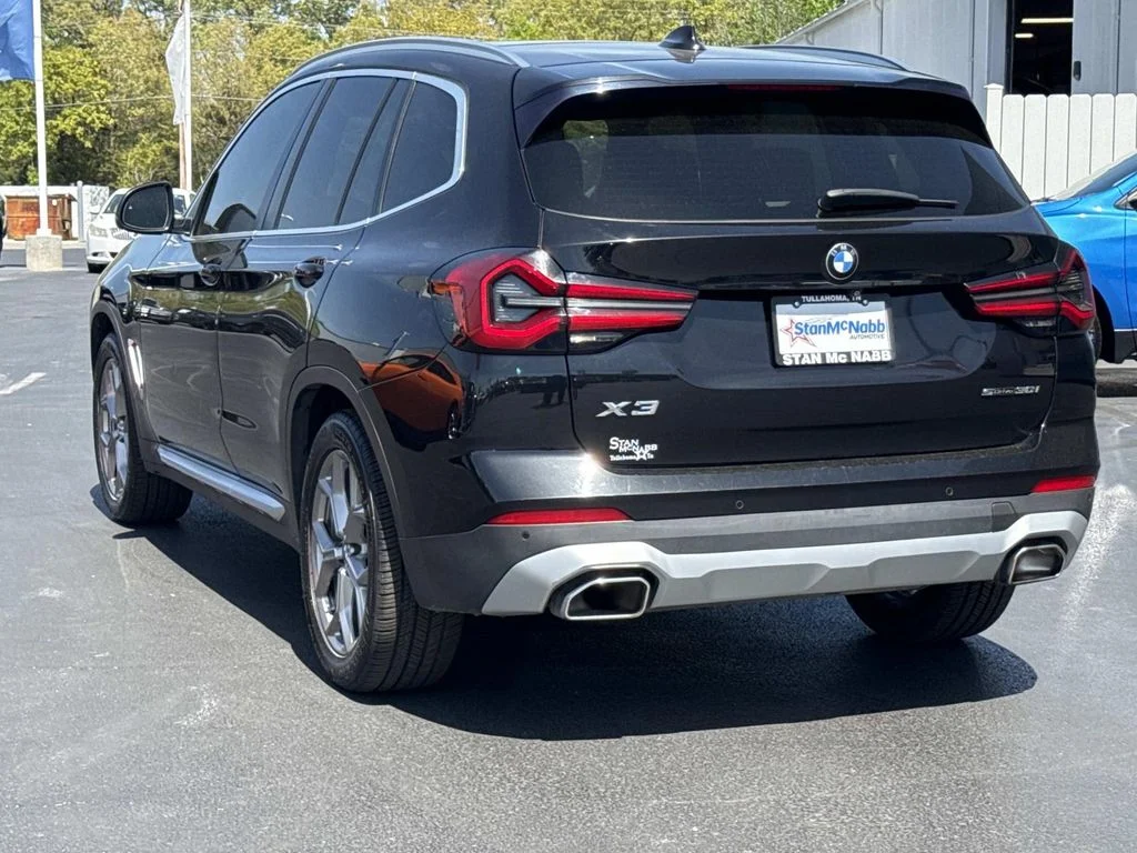Used 2022 Black BMW sDrive30i image 5