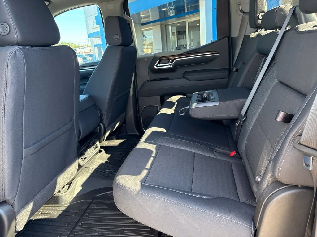 New 2026 Sterling Metallic GMC Elevation image 29