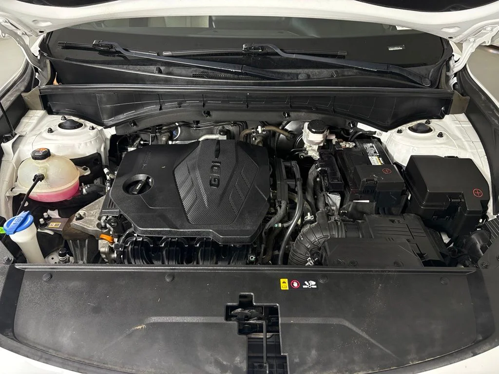Used 2022 White Kia S image 48