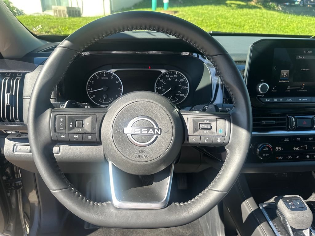 Used 2025 Gray Nissan SV image 14