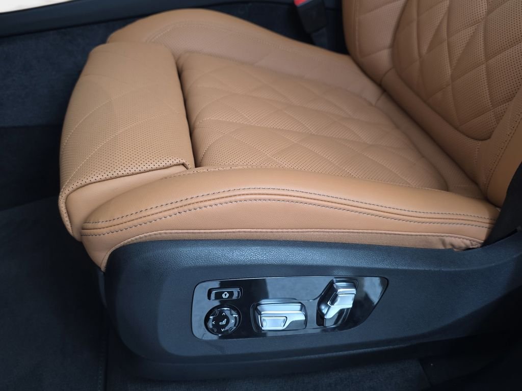 Used 2026 Blue Ridge Mountain Metallic BMW xDrive40i image 29