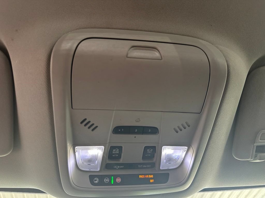 Used 2019 Includes Pitch Dark Night lower exterior accent color.) Buick Avenir image 26